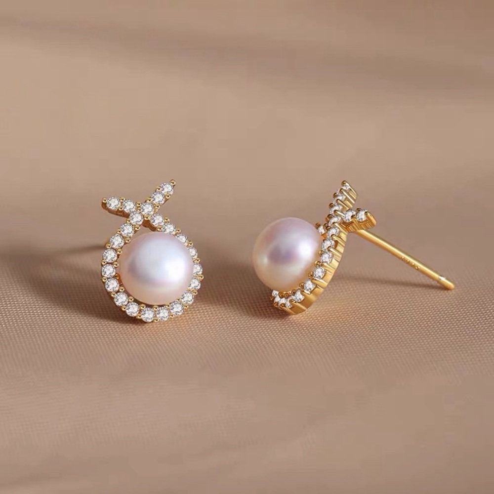Elegant S925 silver fresh water Pearl Stud Earrings